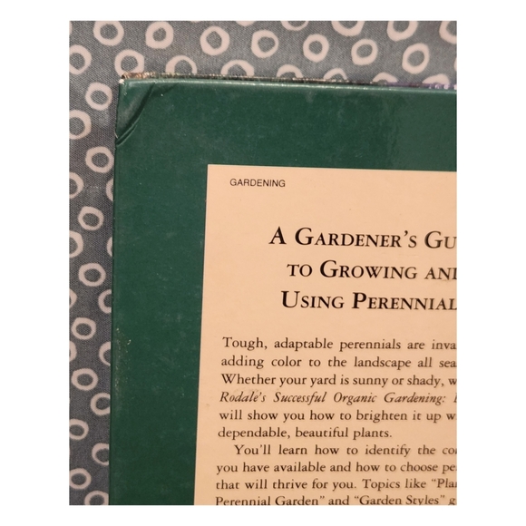 Rodale's Successful Organic Gardening: Perennials - Picture 3 of 10